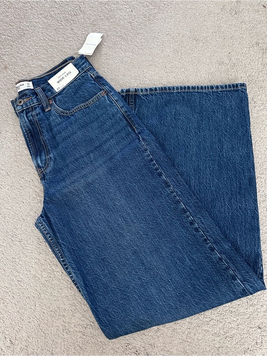 Abercrombie & Fitch Denim - Abercrombie & Fitch High Rise and Wide Leg